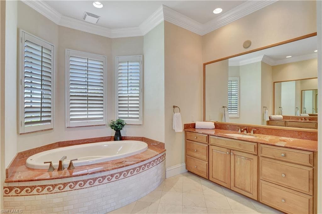 1380 Marlin DR, NAPLES FL 34102-24