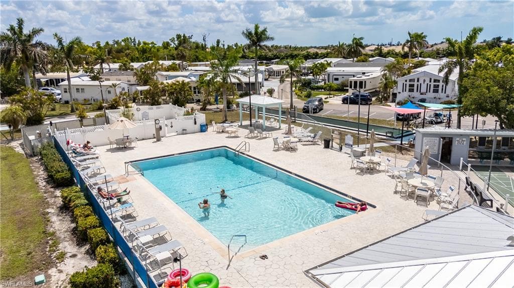 5756 Pink Panther DR, FORT MYERS FL 33908-2