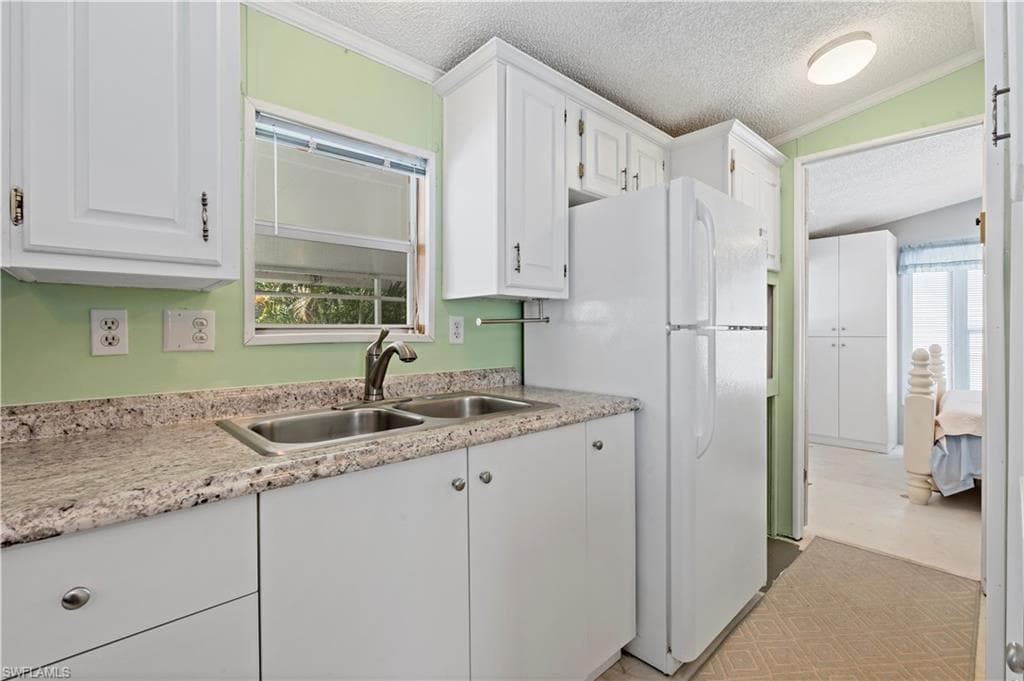 5756 Pink Panther DR, FORT MYERS FL 33908-14