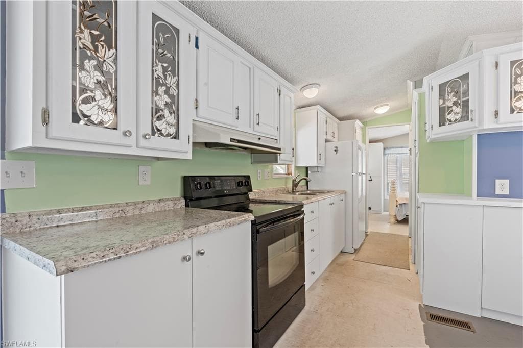 5756 Pink Panther DR, FORT MYERS FL 33908-10