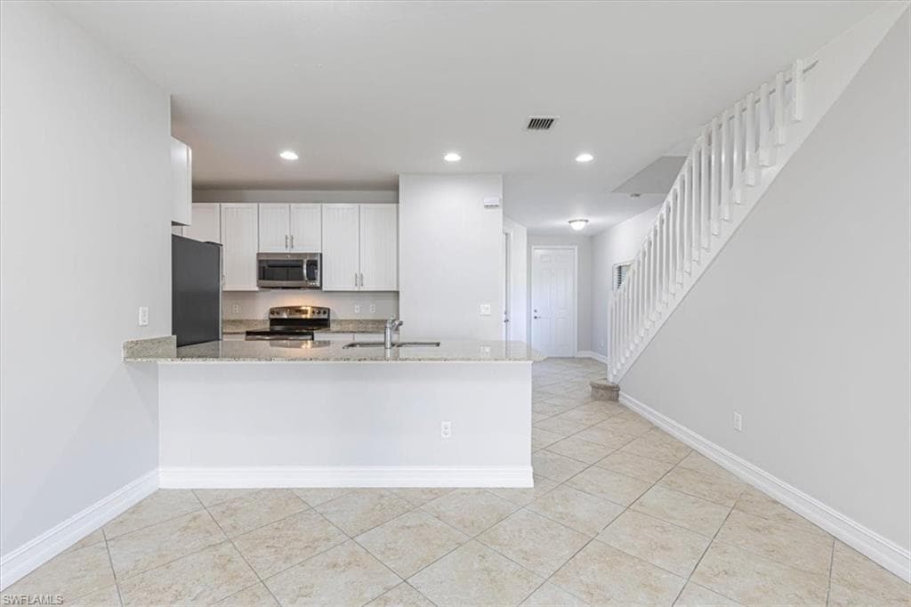 7738 Bristol CIR, NAPLES FL 34120-4