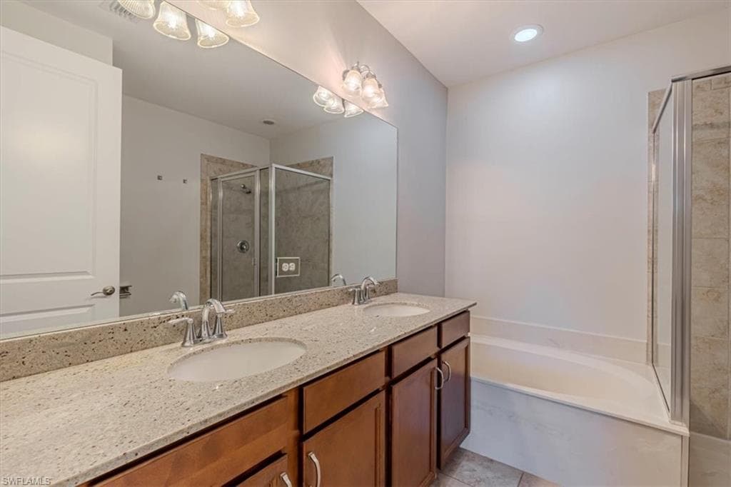 7738 Bristol CIR, NAPLES FL 34120-13
