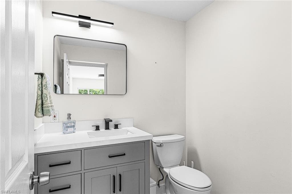 1060 Cooper DR, NAPLES FL 34103-13