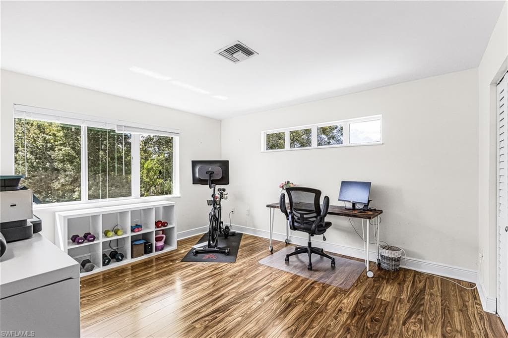 1060 Cooper DR, NAPLES FL 34103-18