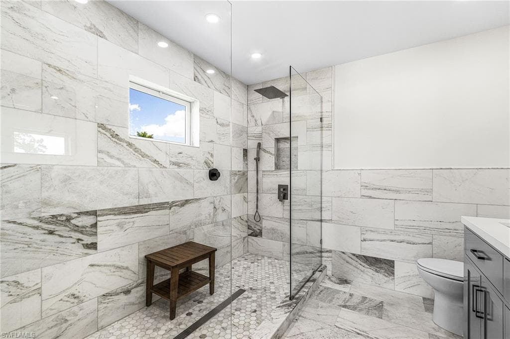 1060 Cooper DR, NAPLES FL 34103-24