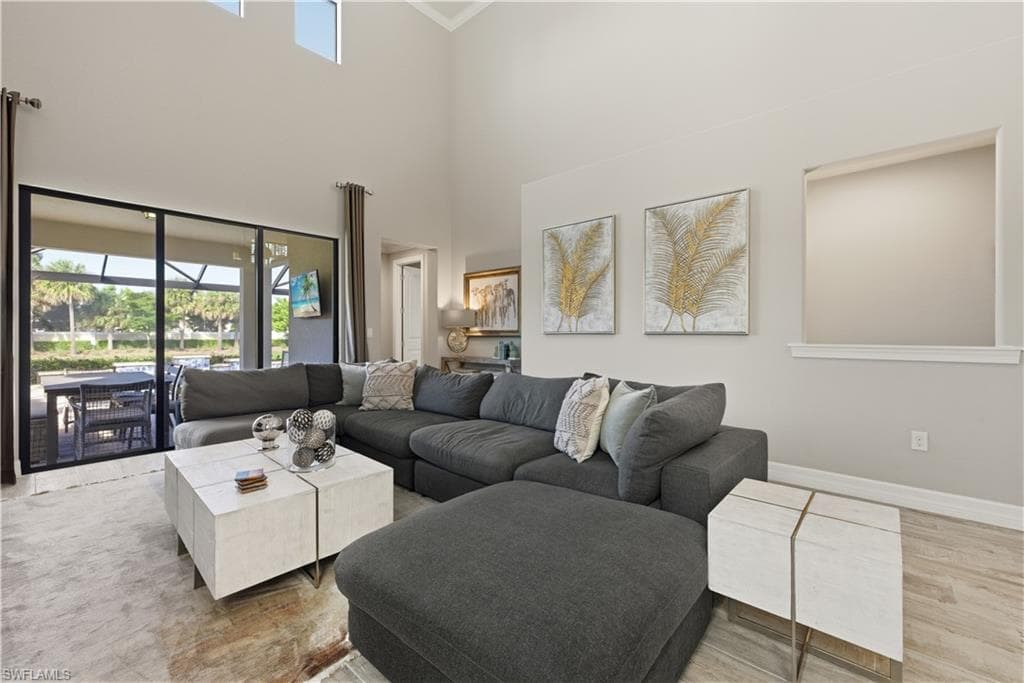 7209 Wilton DR, NAPLES FL 34109-2