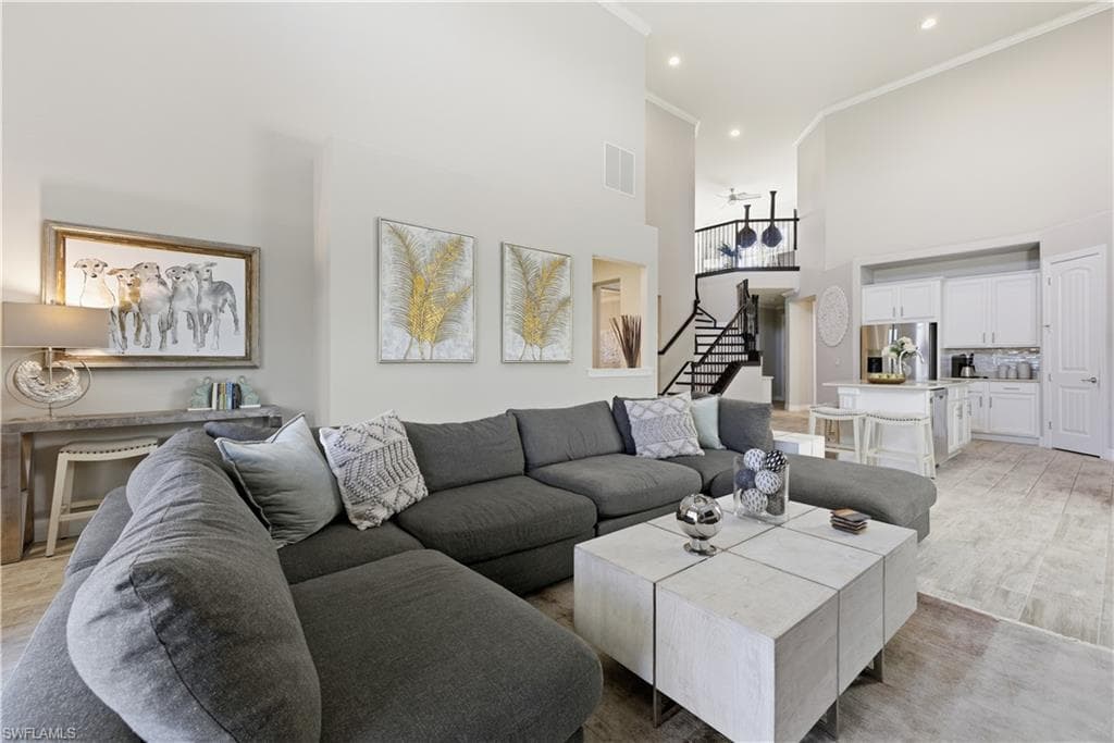 7209 Wilton DR, NAPLES FL 34109-4