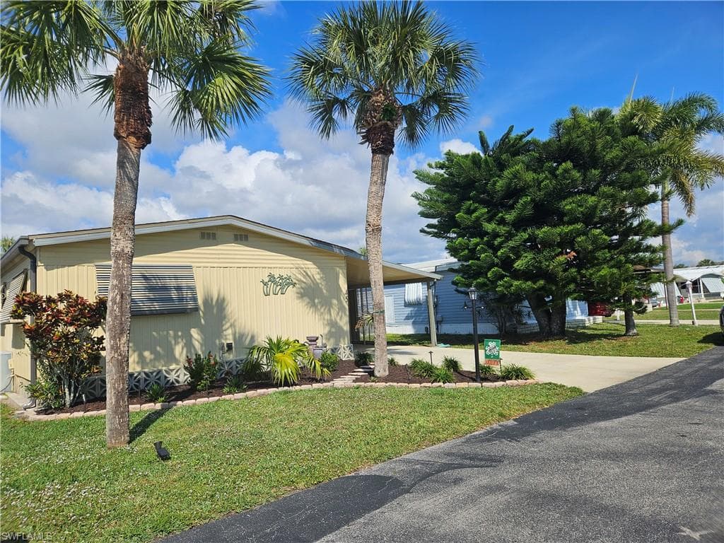 45 Aquamarine AVE # 45Q, NAPLES FL 34114-2