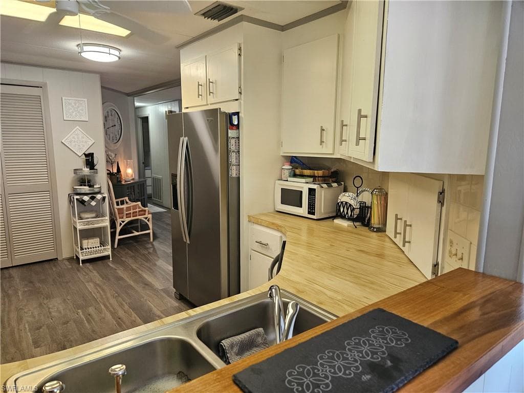 45 Aquamarine AVE # 45Q, NAPLES FL 34114-17