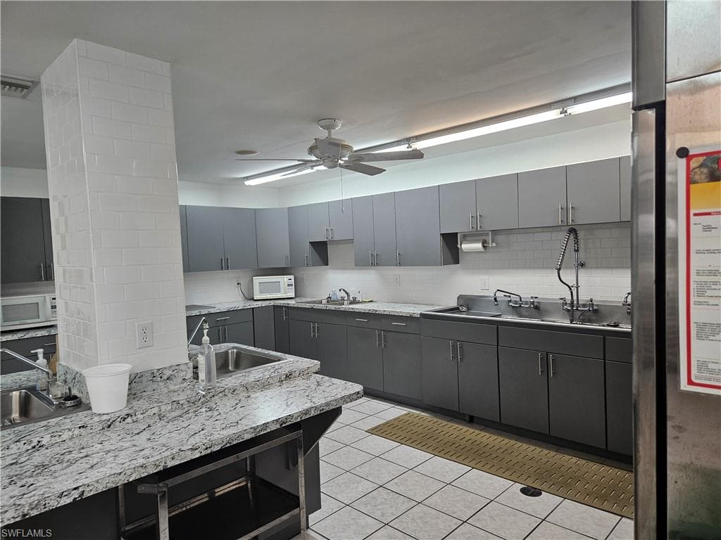 45 Aquamarine AVE # 45Q, NAPLES FL 34114-43