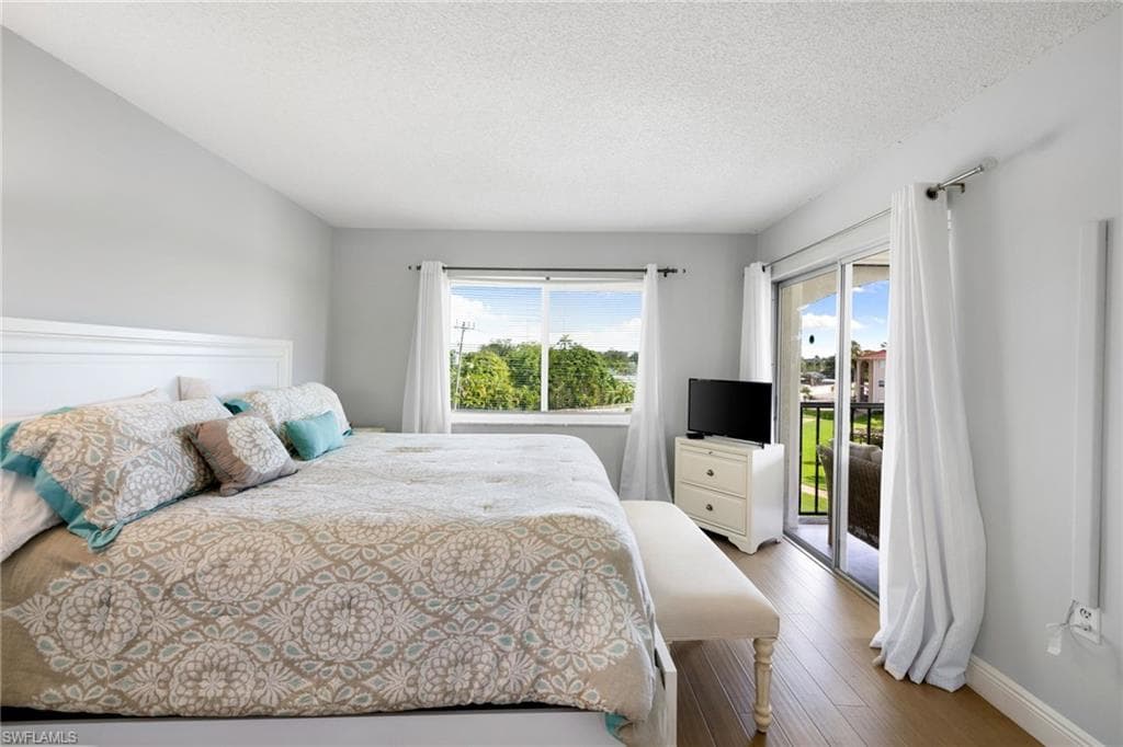 5 High Point CIR W # 307, NAPLES FL 34103-15