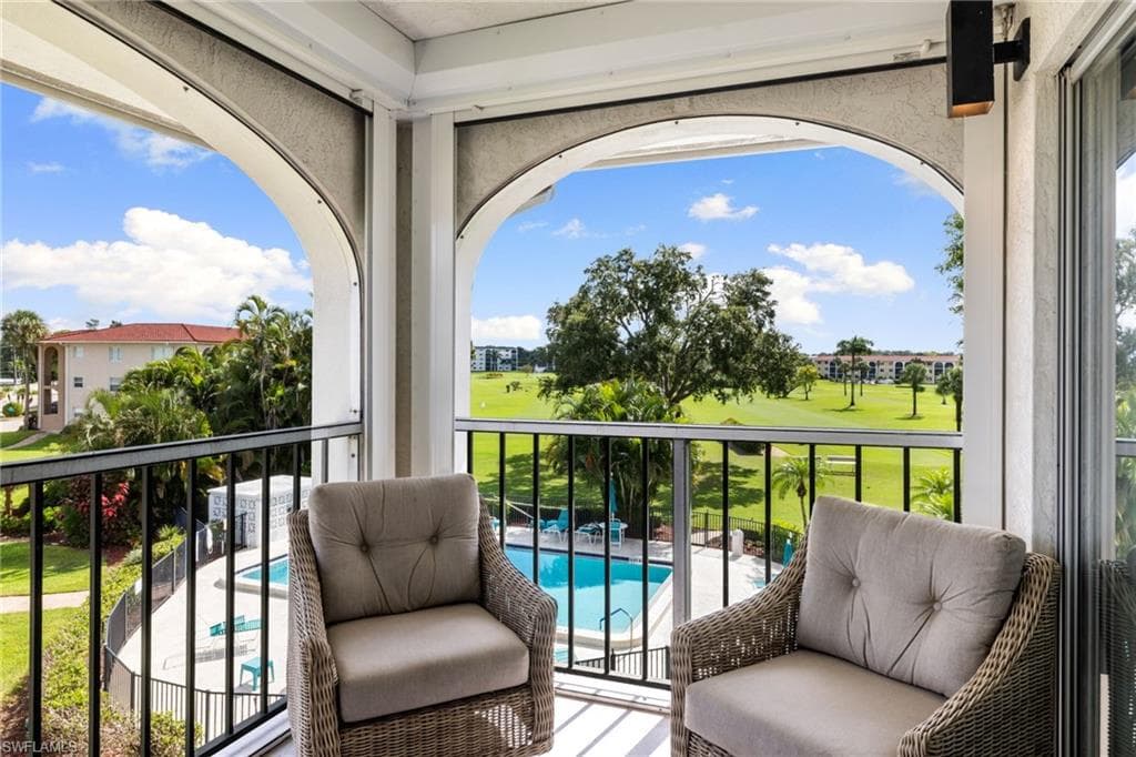 5 High Point CIR W # 307, NAPLES FL 34103-21