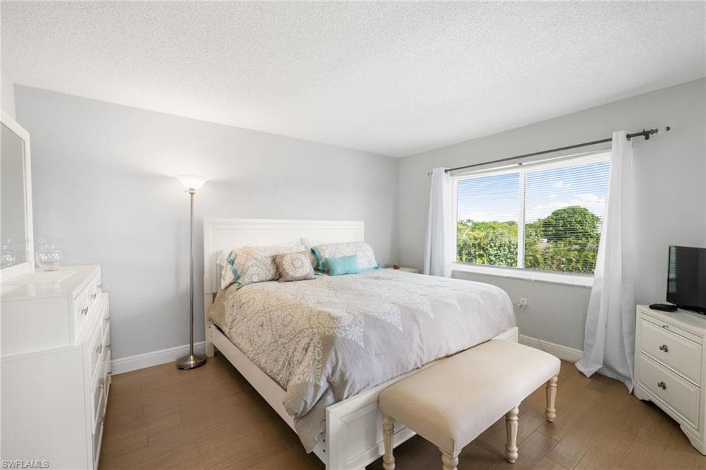 5 High Point CIR W # 307, NAPLES FL 34103-14