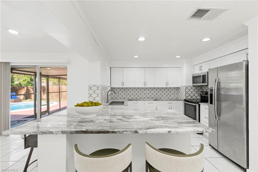 4220 Pearl Harbor DR, NAPLES FL 34112-6
