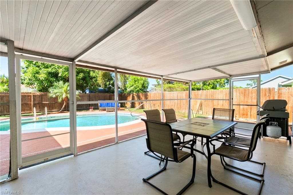 4220 Pearl Harbor DR, NAPLES FL 34112-18