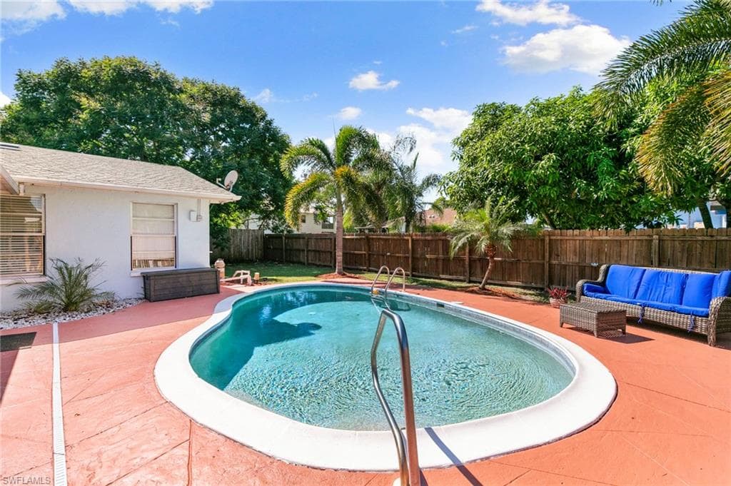 4220 Pearl Harbor DR, NAPLES FL 34112-20
