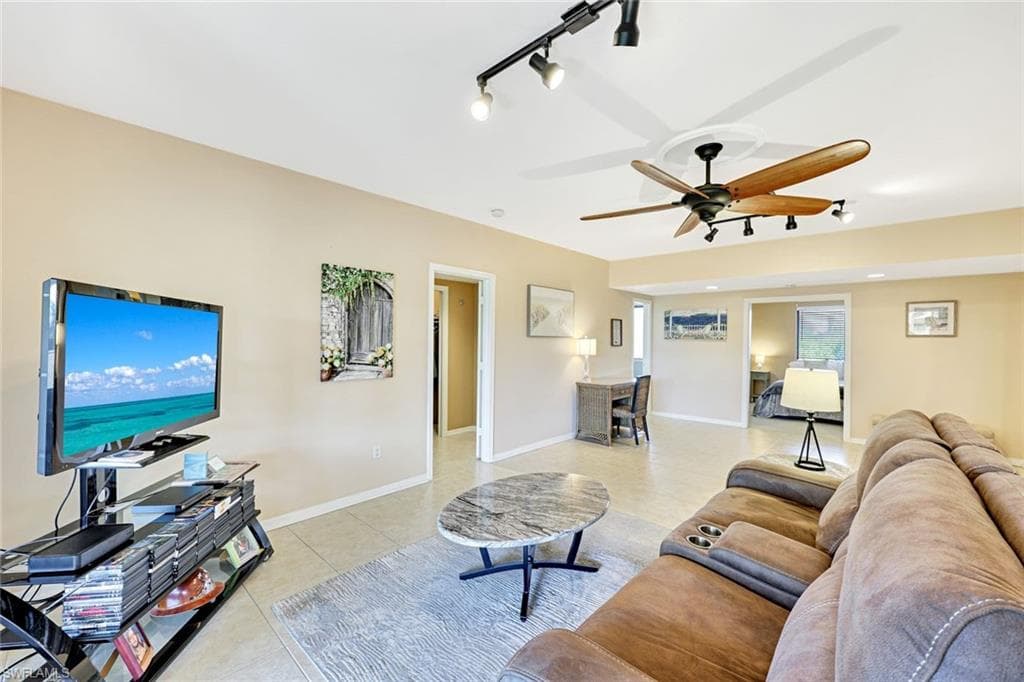 64 4th ST # B201, BONITA SPRINGS FL 34134-3