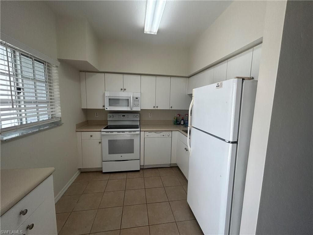 8484 Bernwood Cove LOOP # 1302, FORT MYERS FL 33966-1