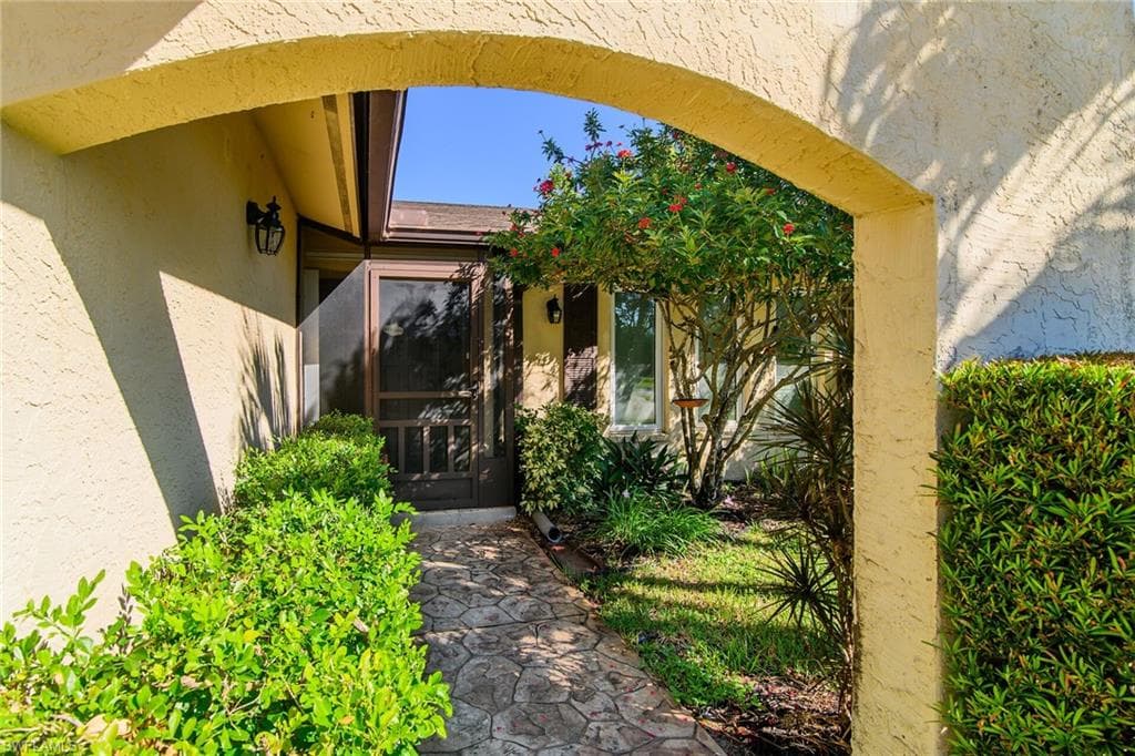 1337 Wisconsin DR, NAPLES FL 34103-2