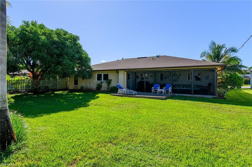 1337 Wisconsin DR, NAPLES FL 34103-27
