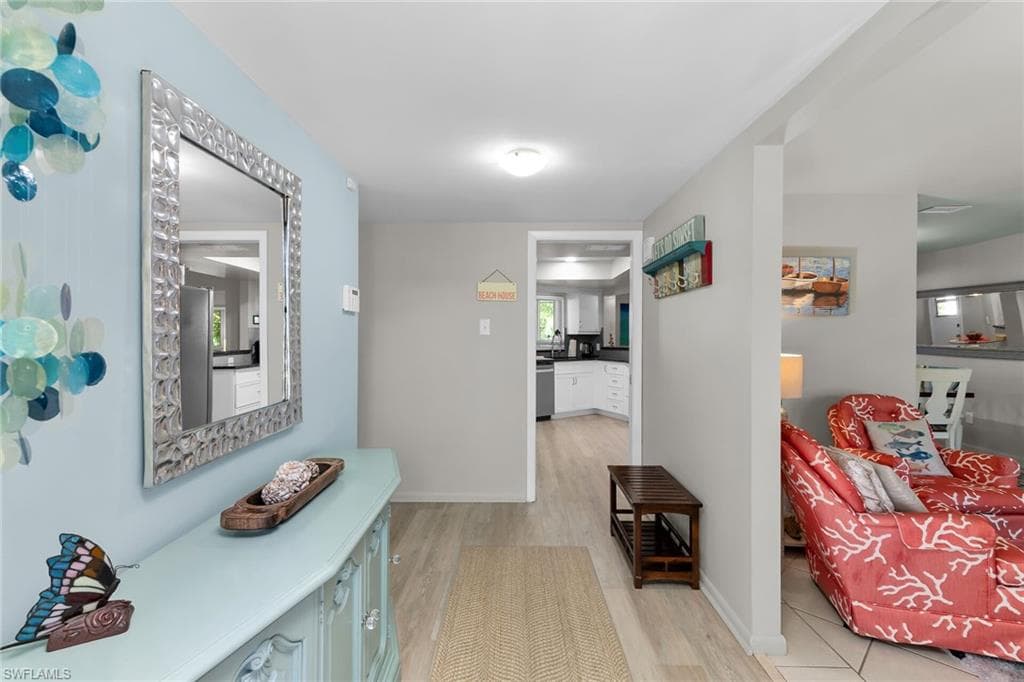 1337 Wisconsin DR, NAPLES FL 34103-4