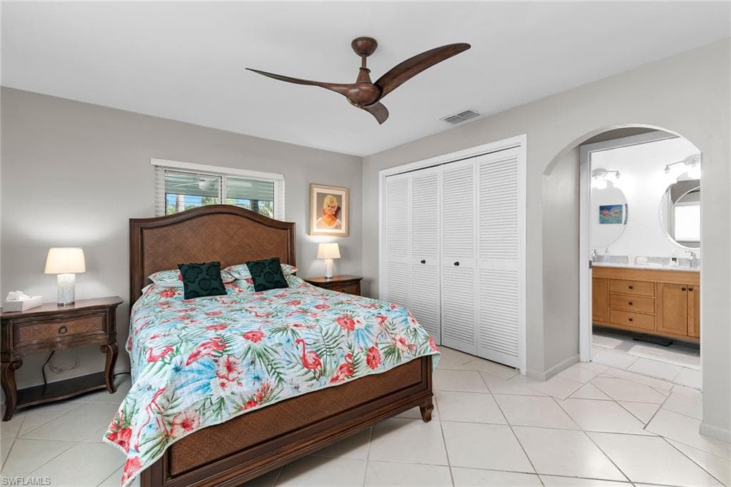 1337 Wisconsin DR, NAPLES FL 34103-17