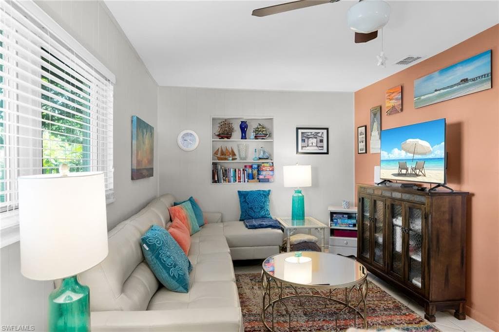 1337 Wisconsin DR, NAPLES FL 34103-14