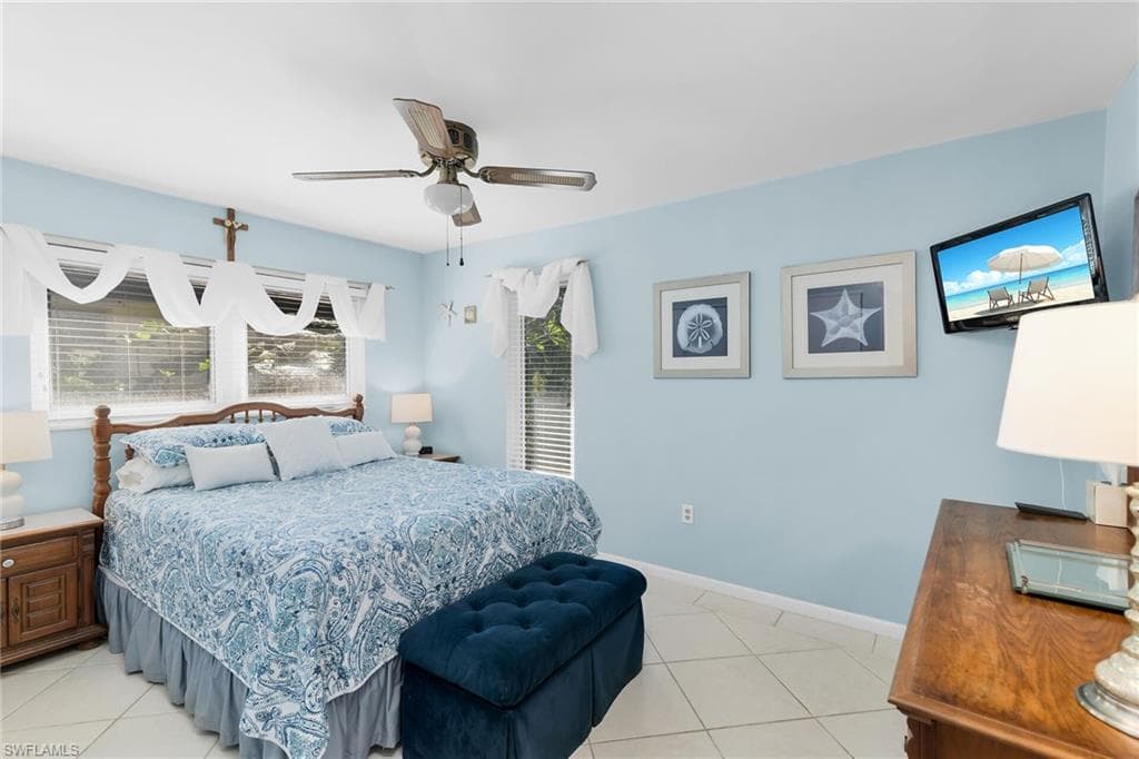 1337 Wisconsin DR, NAPLES FL 34103-20