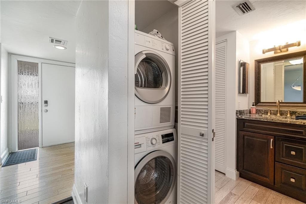 21470 Bay Village DR # 245, FORT MYERS BEACH FL 33931-9
