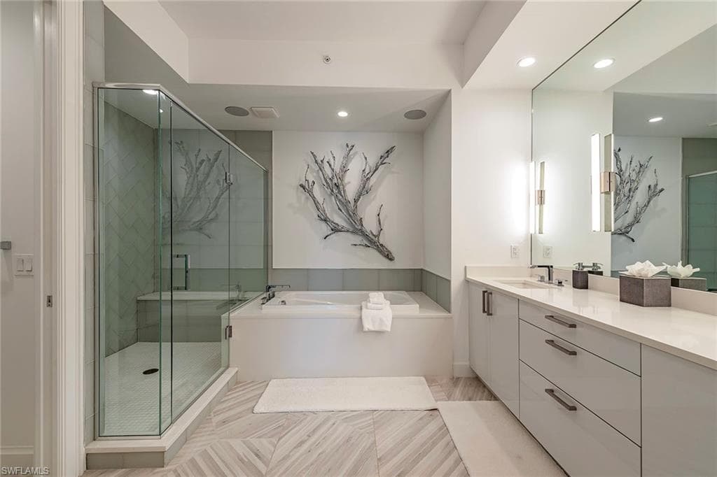 1111 Central AVE # 310, NAPLES FL 34135-3