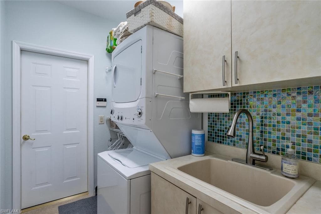 2839 Lone Pine LN, NAPLES FL 34119-18