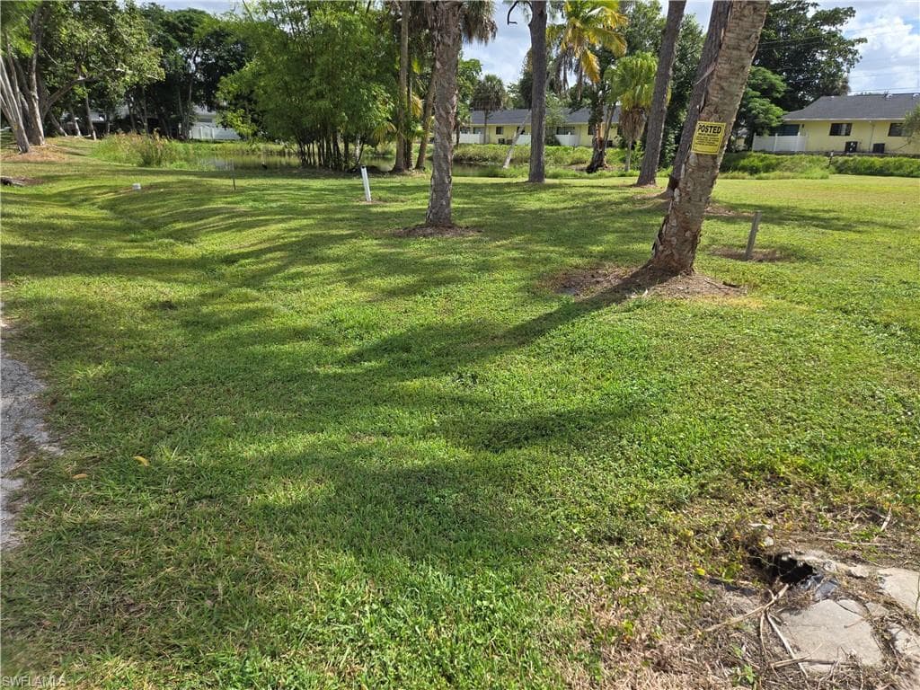 2710 Linda DR, NAPLES FL 34112-5