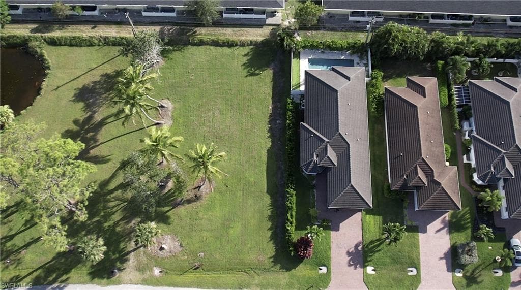 Linda DR, NAPLES FL 34112-1