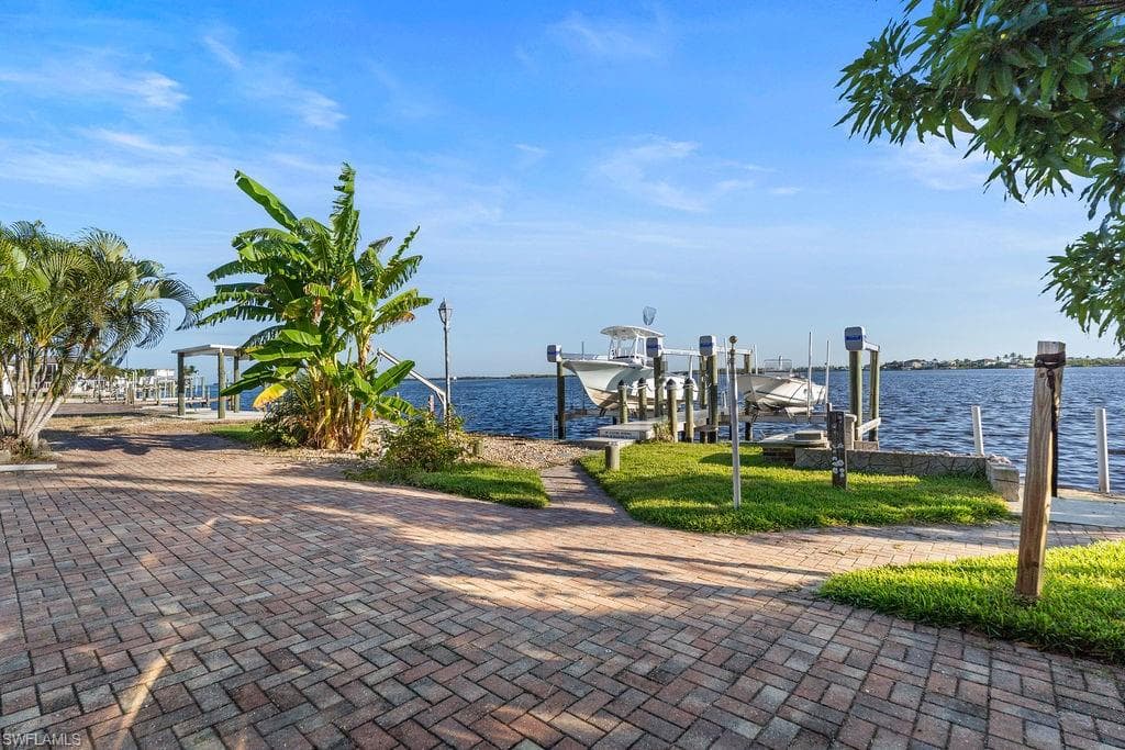 2504 Bayshore DR-23
