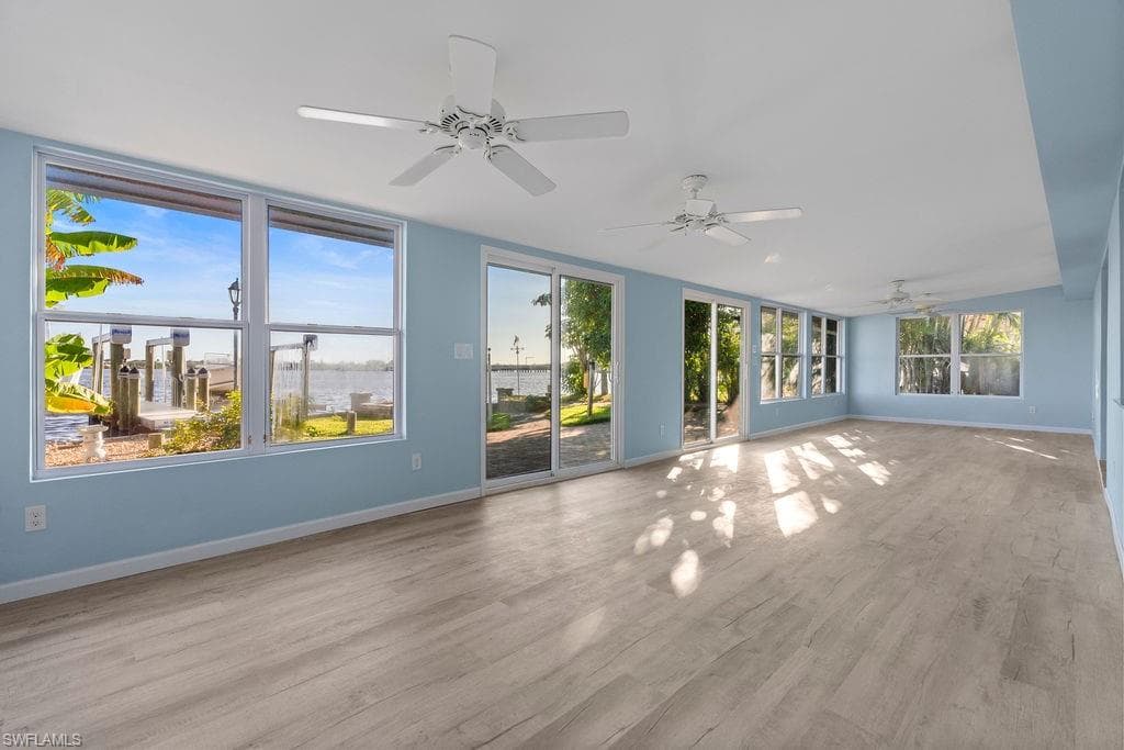 2504 Bayshore DR-18