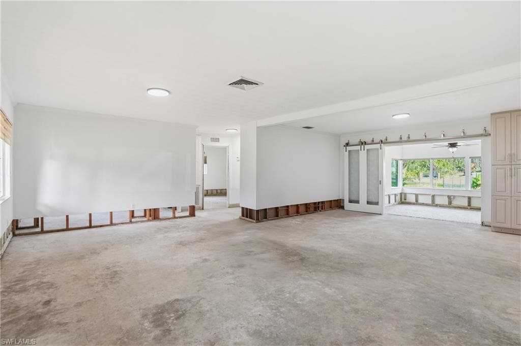 55 Aqua LN, NORTH FORT MYERS FL 33903-6