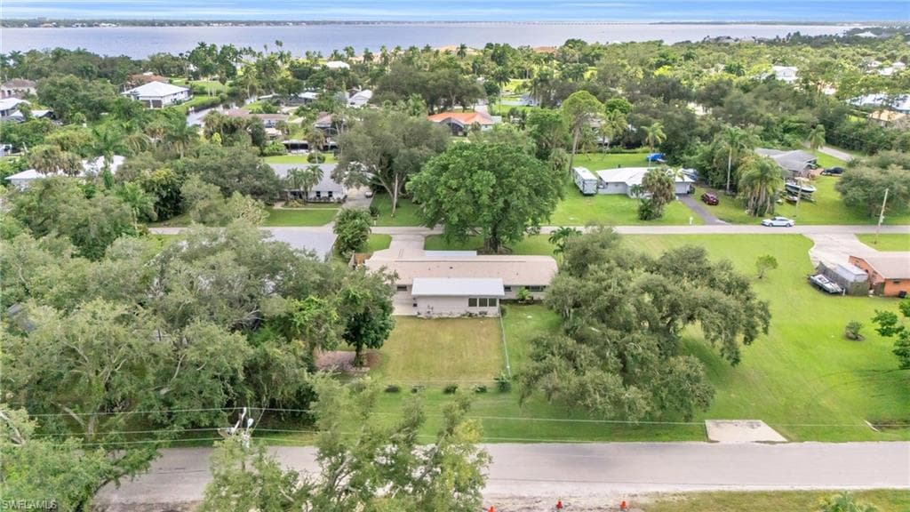 55 Aqua LN, NORTH FORT MYERS FL 33903-35