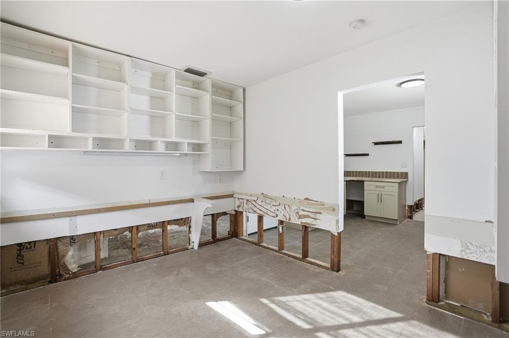 55 Aqua LN, NORTH FORT MYERS FL 33903-28