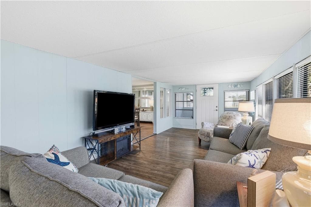 123 Cedar LN # 42, NAPLES FL 34114-26