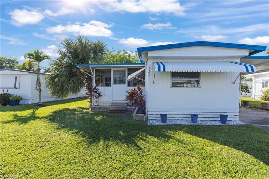 123 Cedar LN # 42, NAPLES FL 34114-29