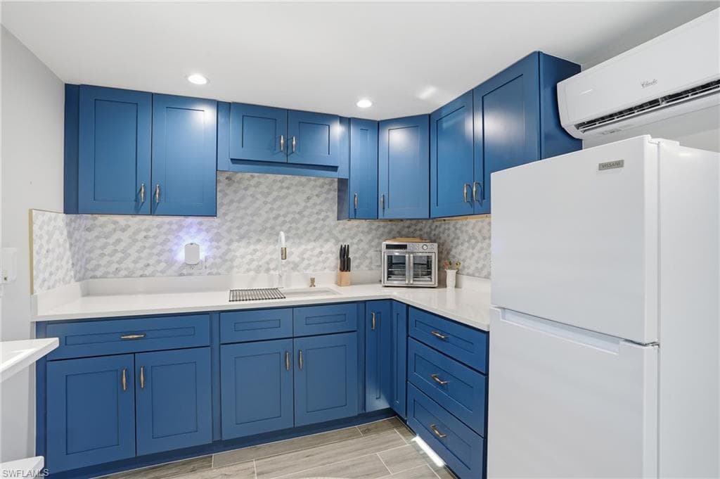 239 Curlew ST, FORT MYERS BEACH FL 33931-26