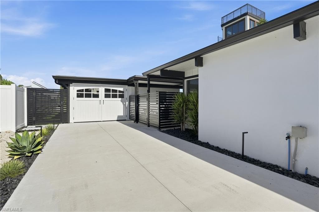 239 Curlew ST, FORT MYERS BEACH FL 33931-5