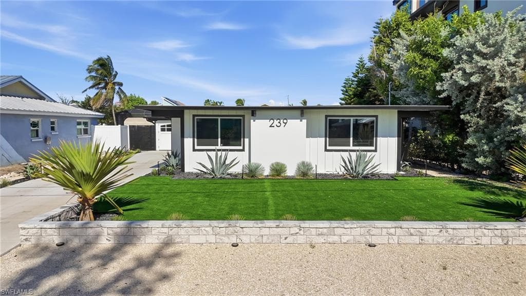 239 Curlew ST, FORT MYERS BEACH FL 33931-46