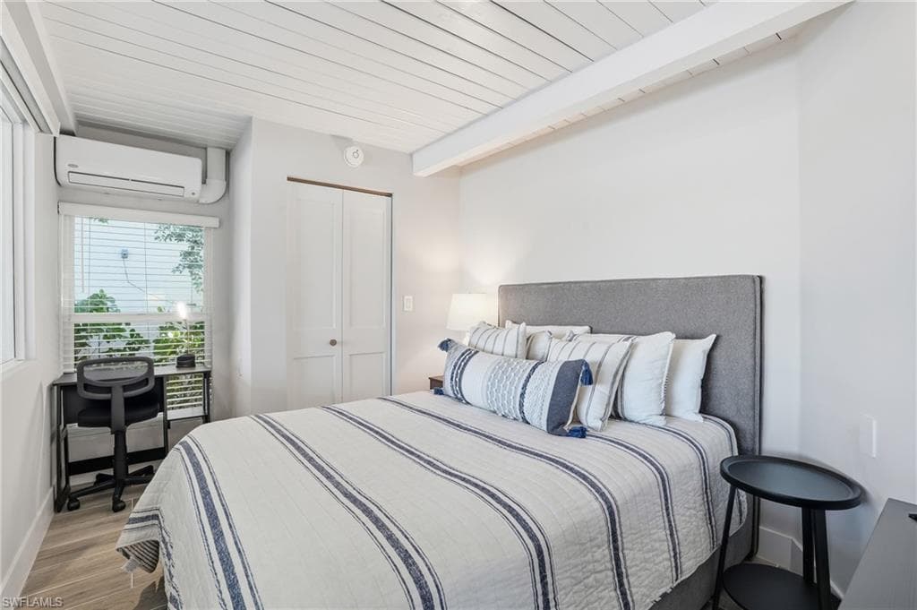 239 Curlew ST, FORT MYERS BEACH FL 33931-21