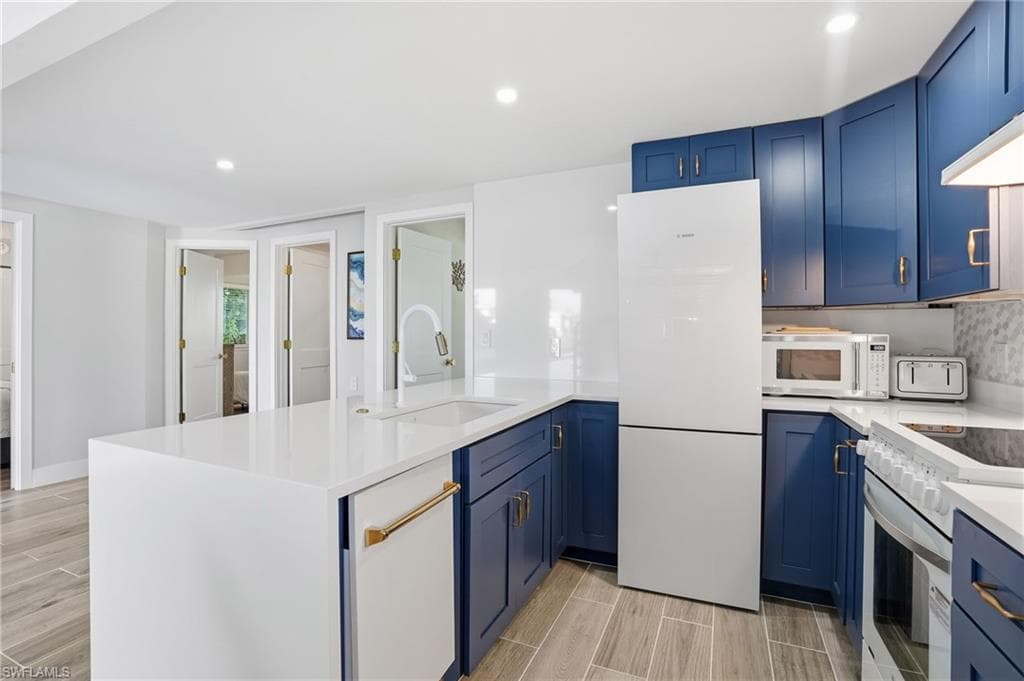 239 Curlew ST, FORT MYERS BEACH FL 33931-13