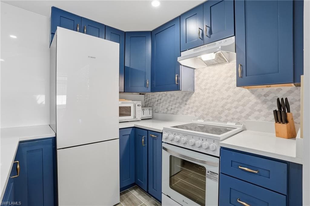 239 Curlew ST, FORT MYERS BEACH FL 33931-14