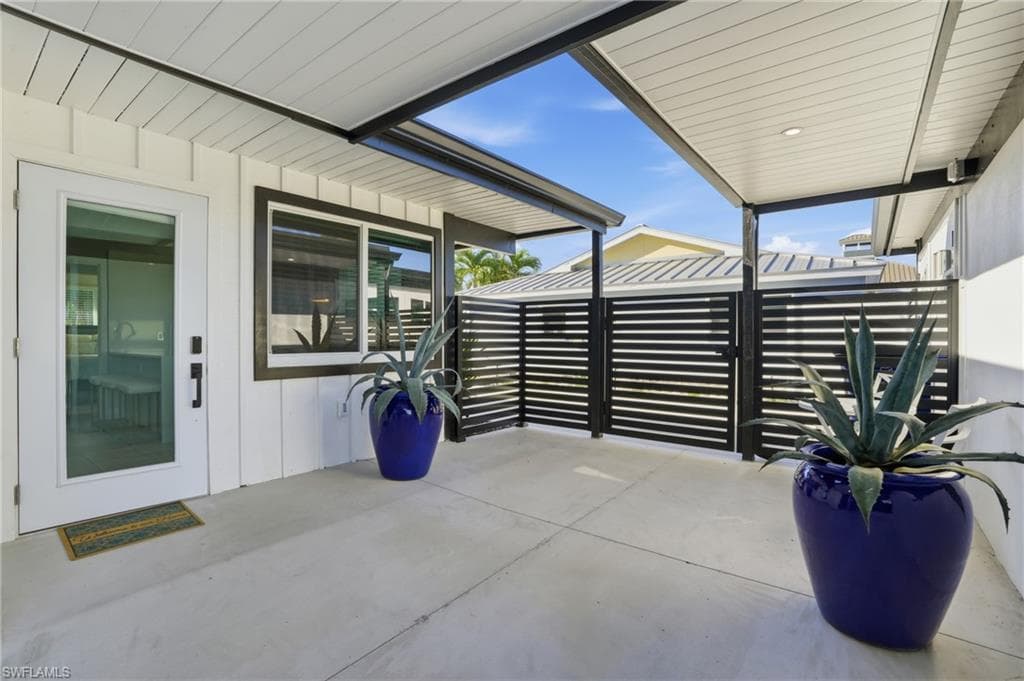 239 Curlew ST, FORT MYERS BEACH FL 33931-7