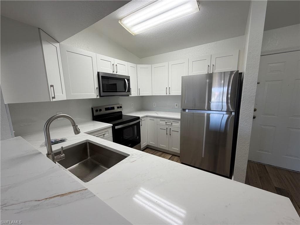 8274 Key Royal CIR # 1032, NAPLES FL 34119-4