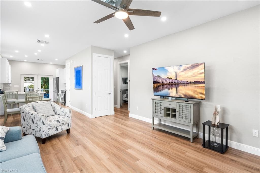 10004 Connecticut ST, BONITA SPRINGS FL 34135-14