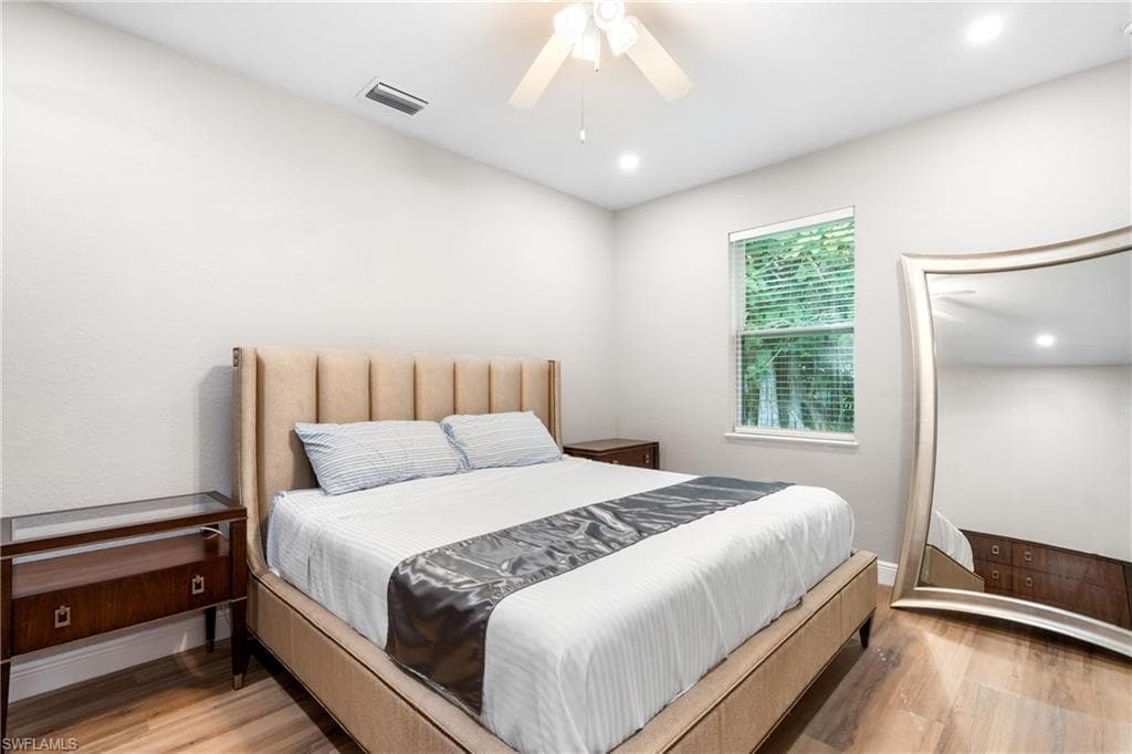 10004 Connecticut ST, BONITA SPRINGS FL 34135-18